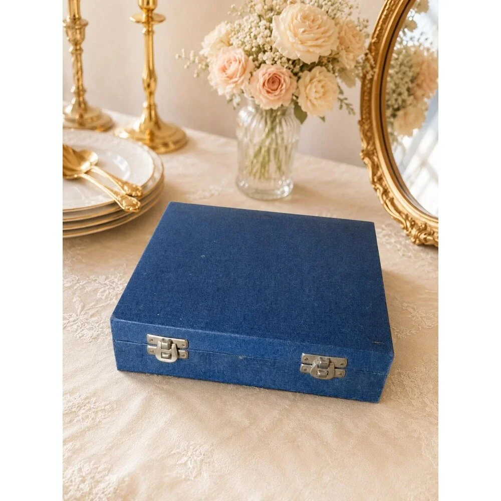 Unbranded charming vintage